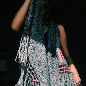 gray knit shawl